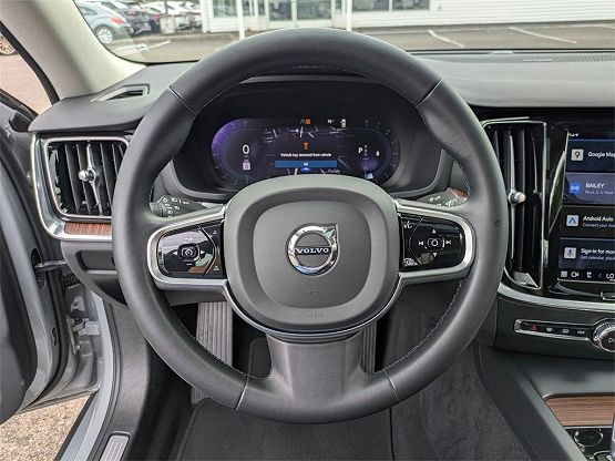 2024 Volvo S60 B5 Plus photo 11