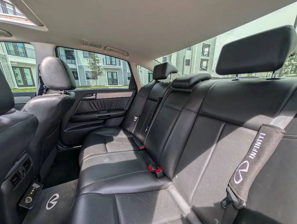 2009 Infiniti M45