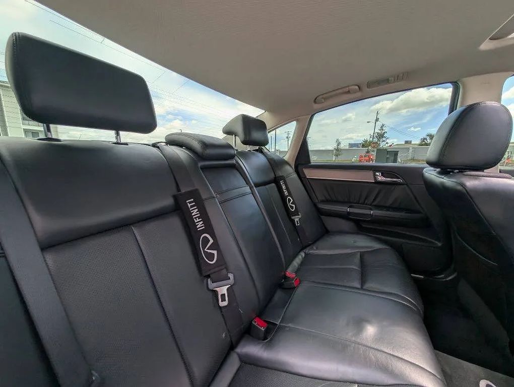 2009 Infiniti M45