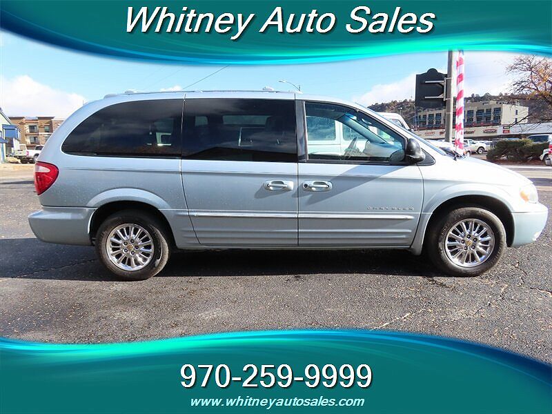 2001 Chrysler Town & Country Limited Edition image 0