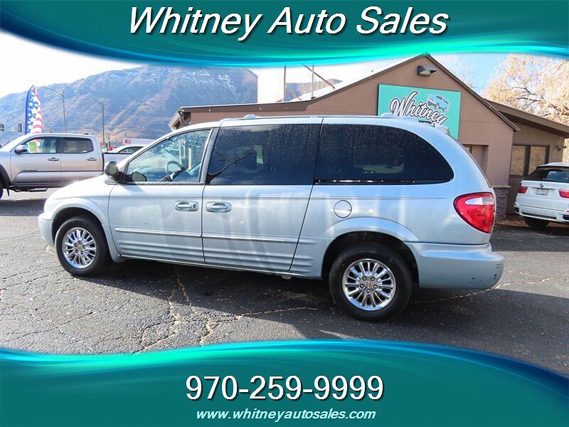 2001 Chrysler Town & Country Limited Edition image 4
