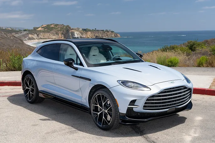 2025 Aston Martin DBX