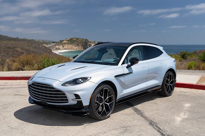 2025 Aston Martin DBX