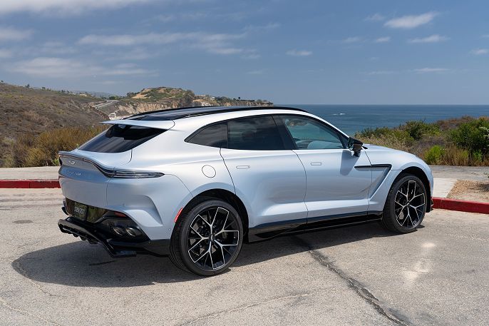 2025 Aston Martin DBX