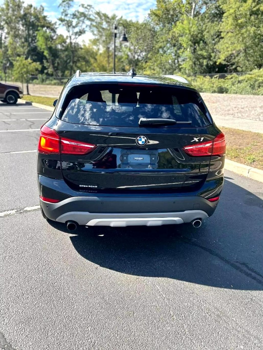 2017 BMW X1 xDrive28i image 2