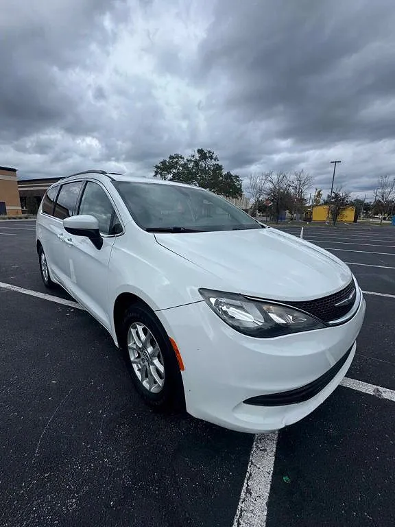 2020 Chrysler Voyager