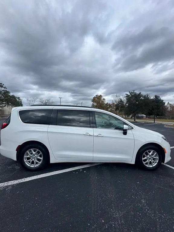 2020 Chrysler Voyager