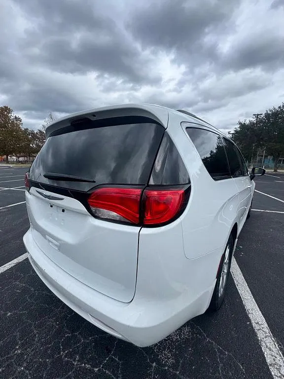 2020 Chrysler Voyager