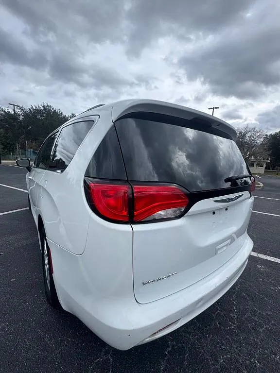 2020 Chrysler Voyager