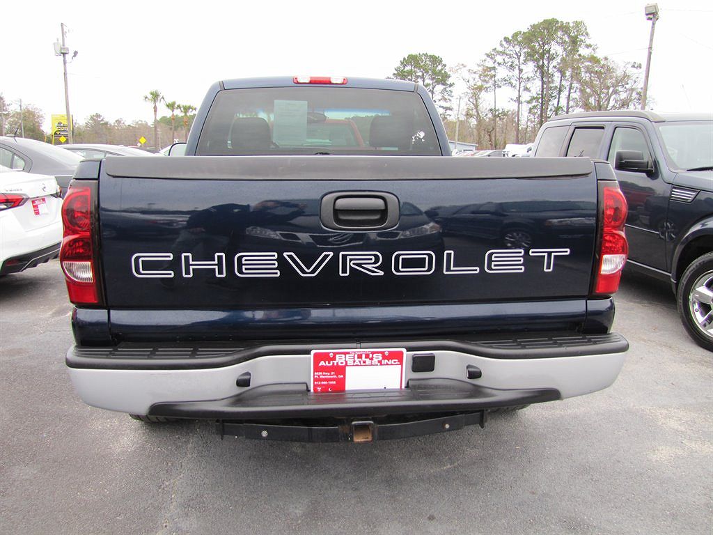 2006 Chevrolet Silverado 1500 Work Truck image 3