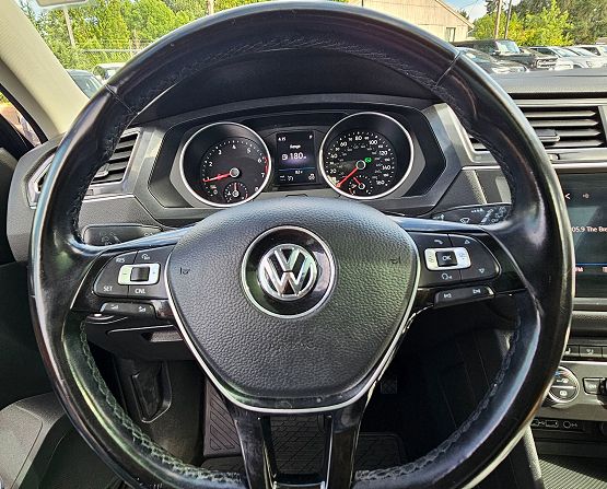 2018 Volkswagen Tiguan SE photo 10
