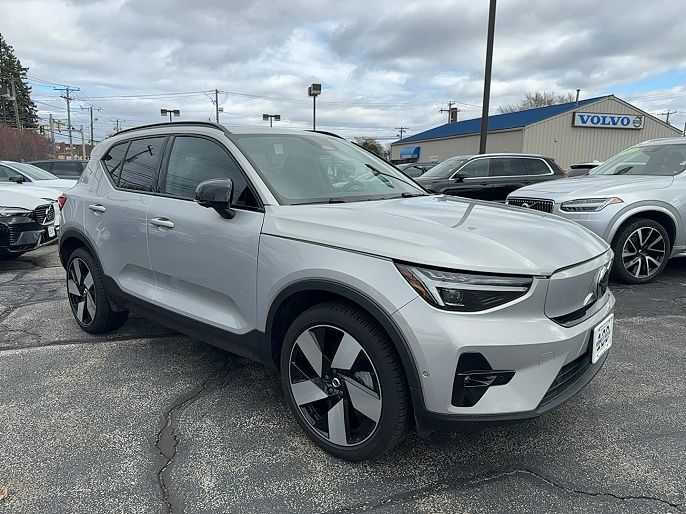2024 Volvo XC40