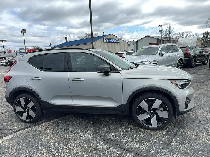 2024 Volvo XC40