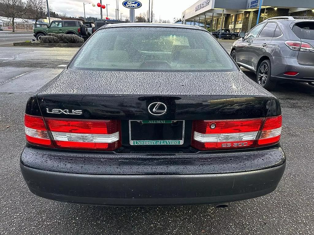 2001 Lexus ES 300 image 4