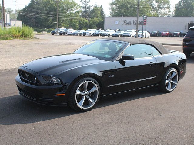 2013 Ford Mustang GT image 2