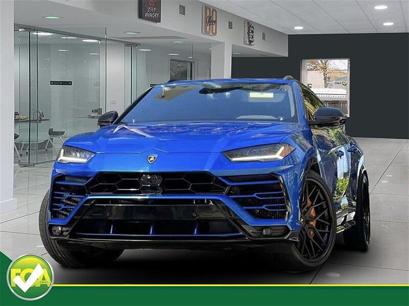 2019 Lamborghini Urus null image 5