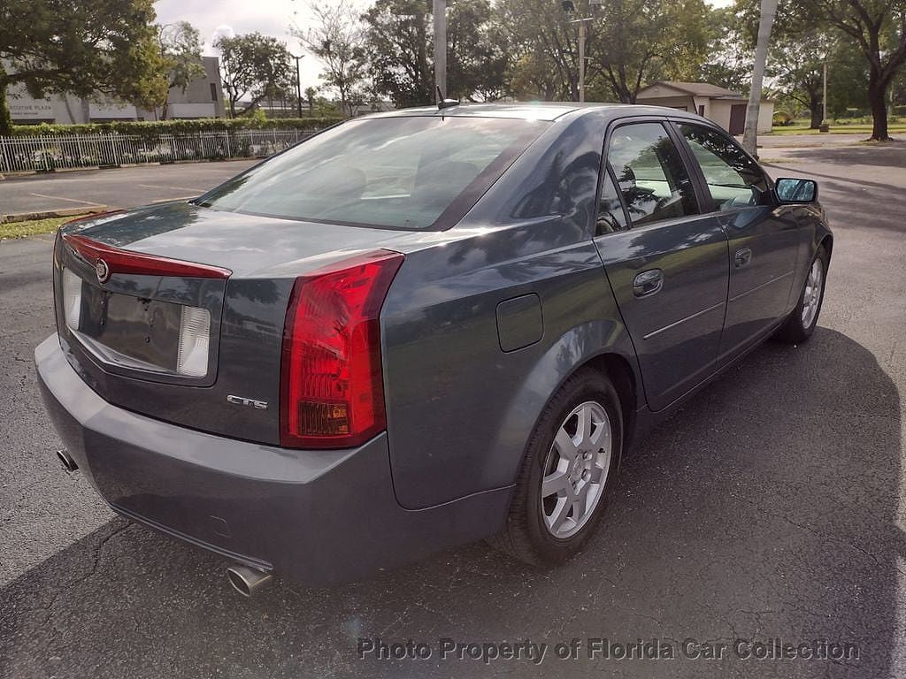 2005 Cadillac CTS Base image 5