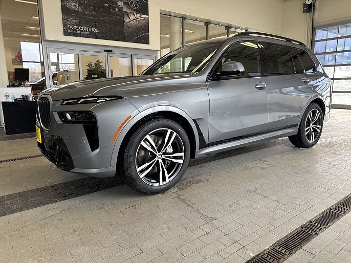 2025 BMW X7