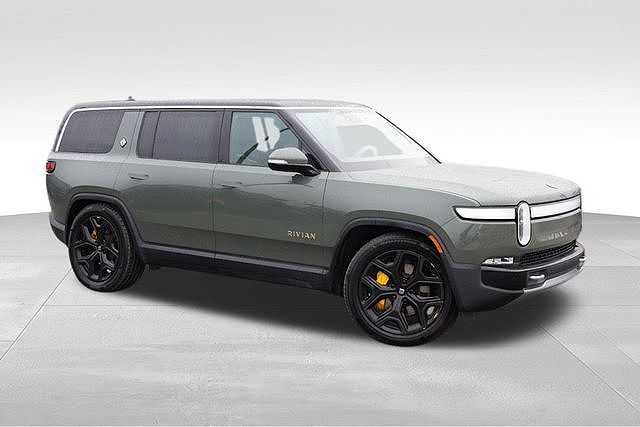2024 Rivian R1S