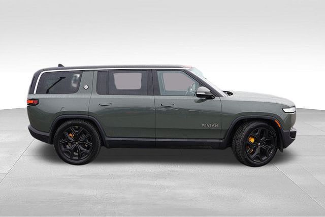 2024 Rivian R1S