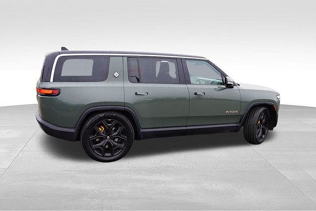 2024 Rivian R1S
