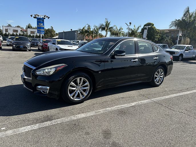 2018 Infiniti Q70