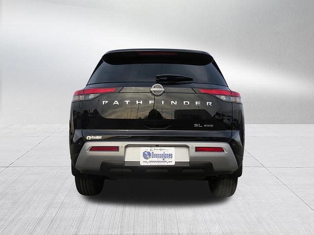 2024 Nissan Pathfinder SL image 3