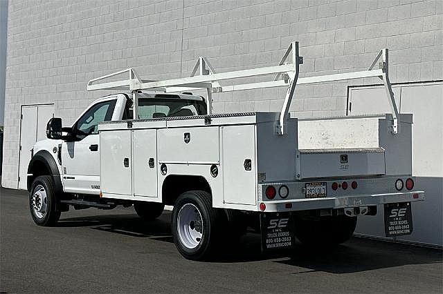 2022 Ford F-550 XL image 5