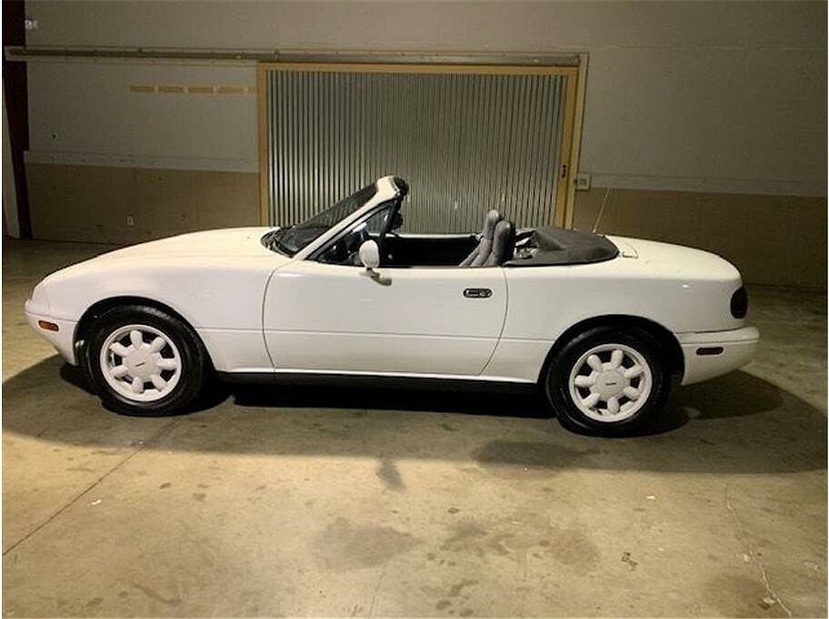 1990 Mazda Miata null image 12