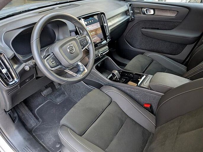 2023 Volvo C40