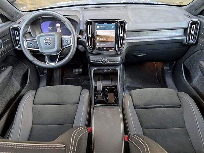 2023 Volvo C40