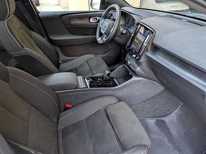 2023 Volvo C40