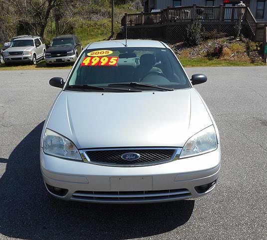 2005 Ford Focus null image 3
