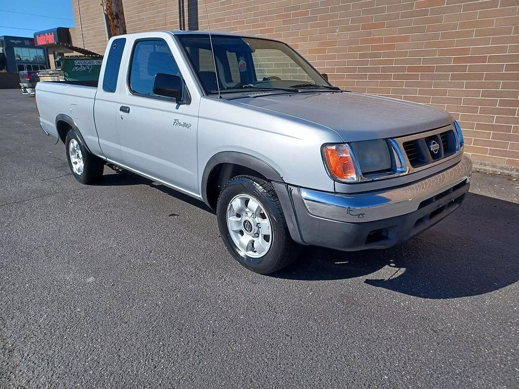 2000 Nissan Frontier XE image 5