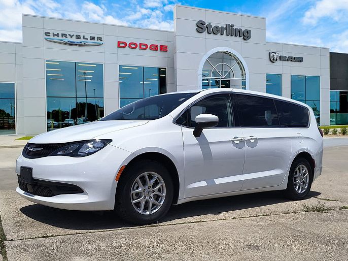 2023 Chrysler Voyager
