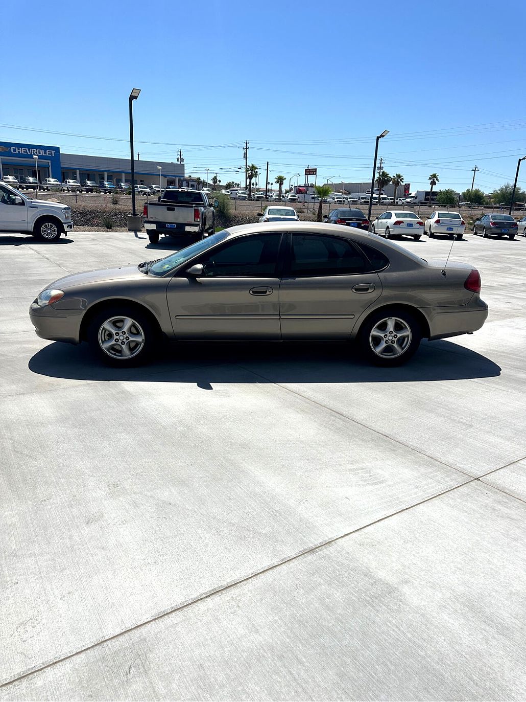 2002 Ford Taurus SE image 3