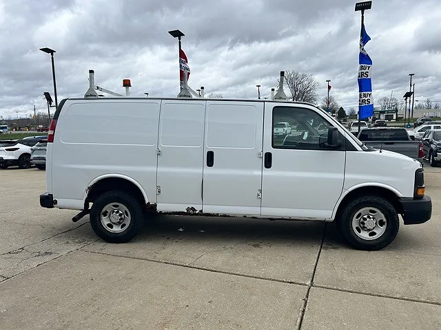 2011 Chevrolet Express 2500 image 5