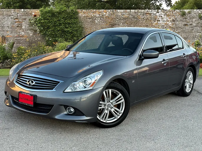 2015 Infiniti Q40