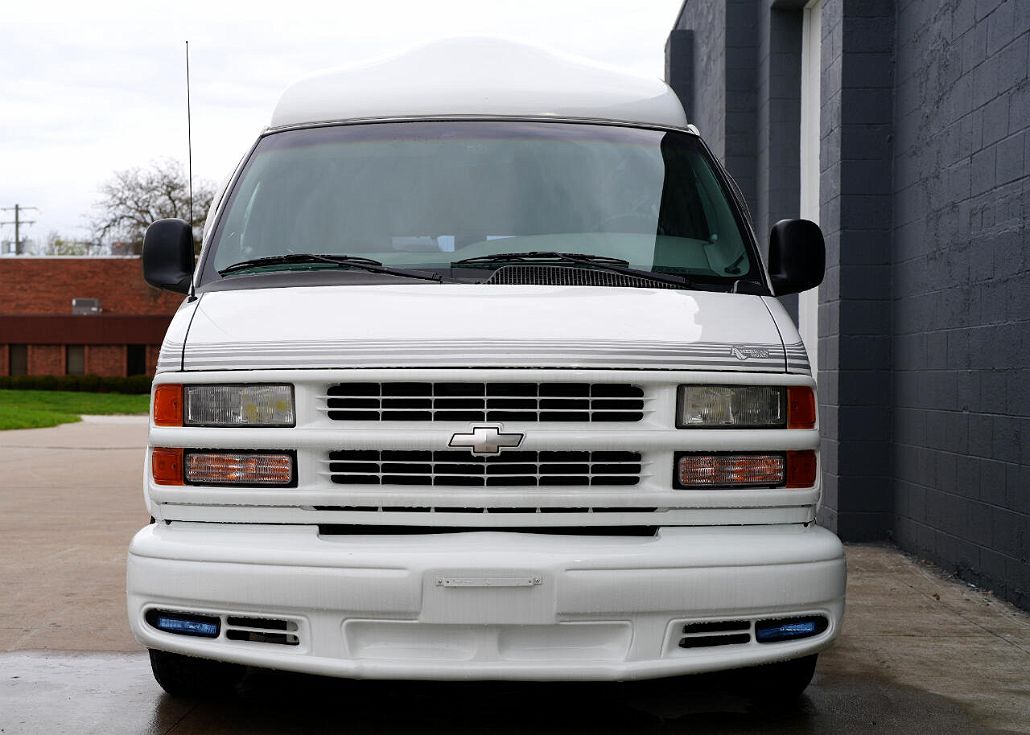 1998 Chevrolet Express 1500 image 4