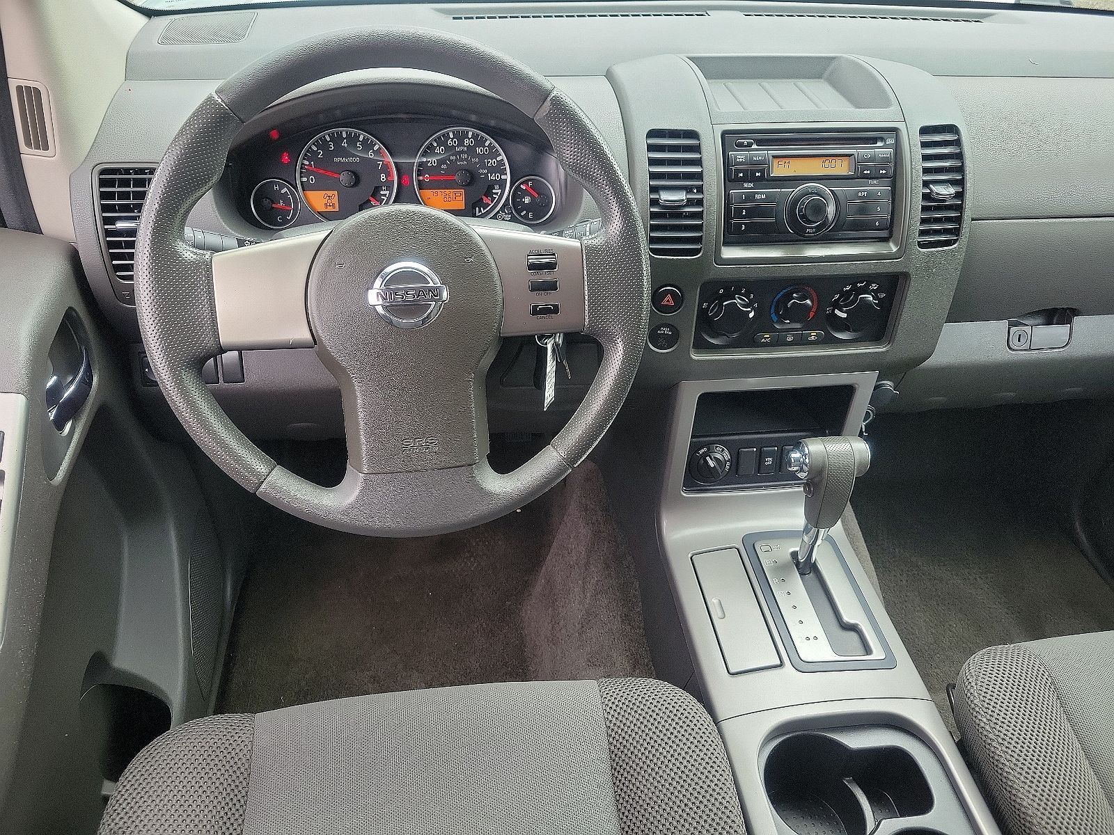 2010 Nissan Pathfinder S image 11