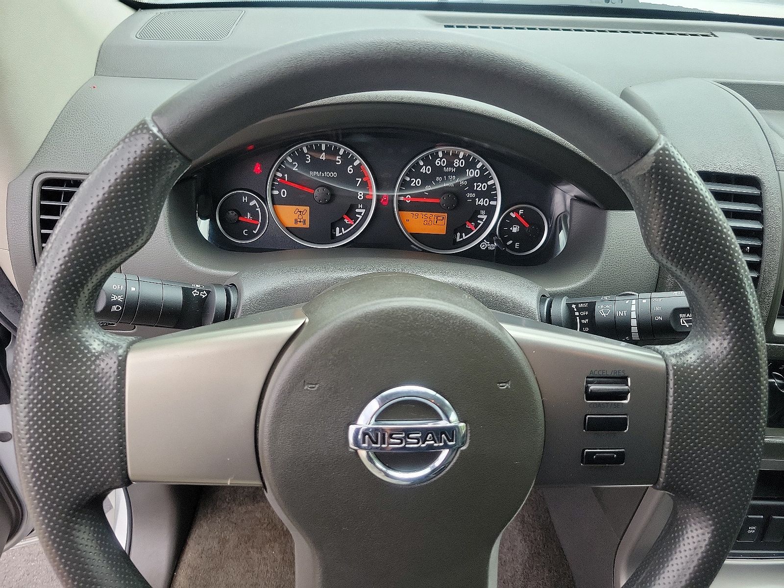 2010 Nissan Pathfinder S image 17