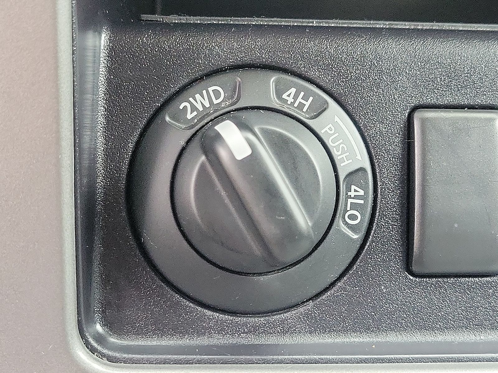 2010 Nissan Pathfinder S image 20