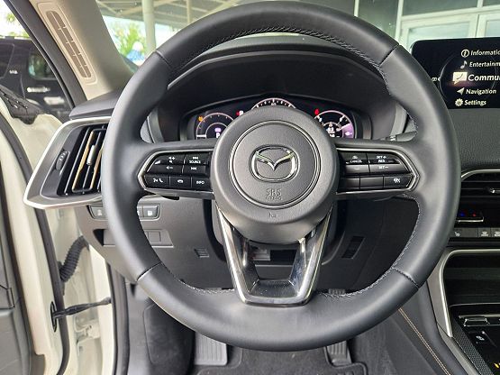 2025 Mazda CX-90 Preferred photo 11