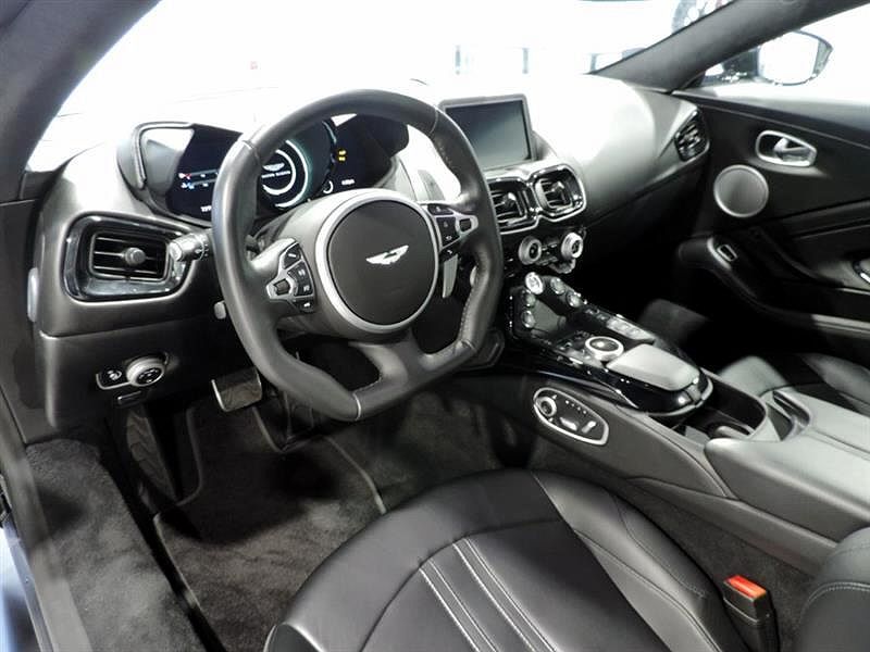 2019 Aston Martin V8 Vantage Base image 11