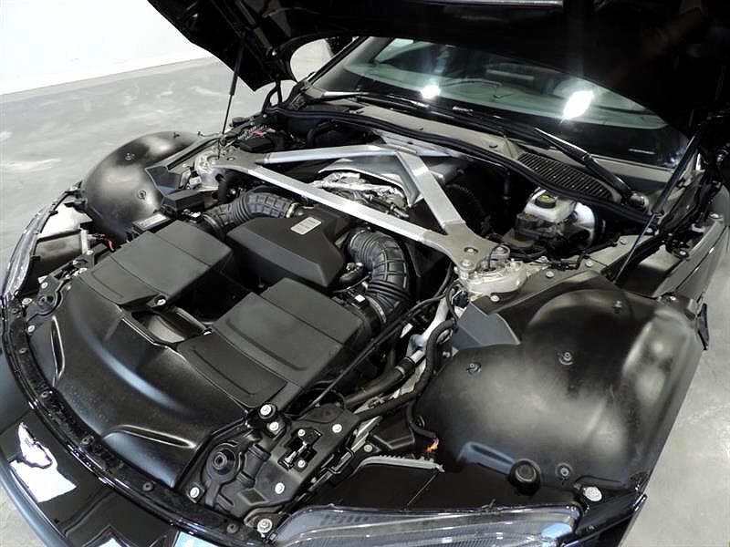 2019 Aston Martin V8 Vantage Base image 28