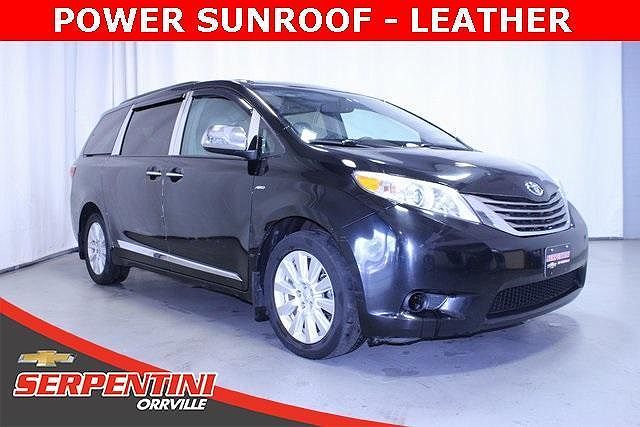 2017 Toyota Sienna Limited image 0