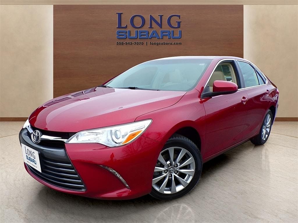 2017 Toyota Camry XLE image 0