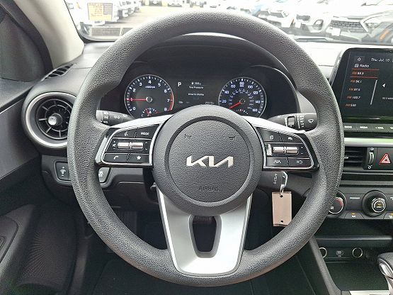 2023 Kia Forte LXS photo 11