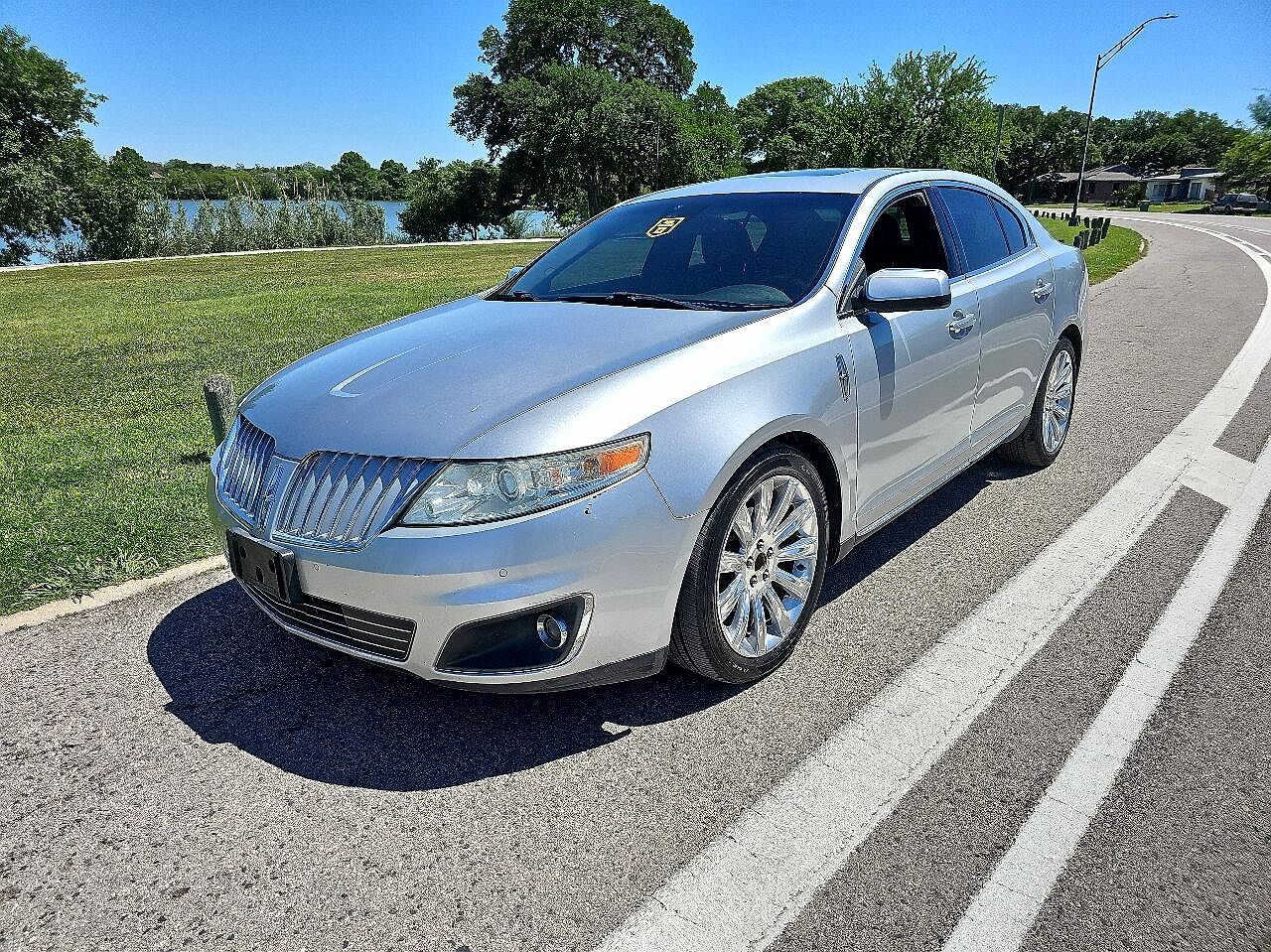 2012 Lincoln MKS null image 1