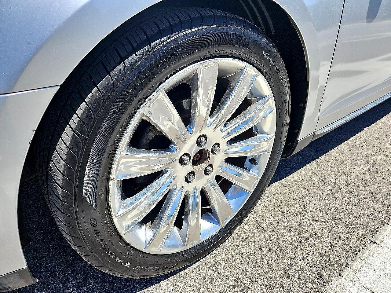 2012 Lincoln MKS null image 20